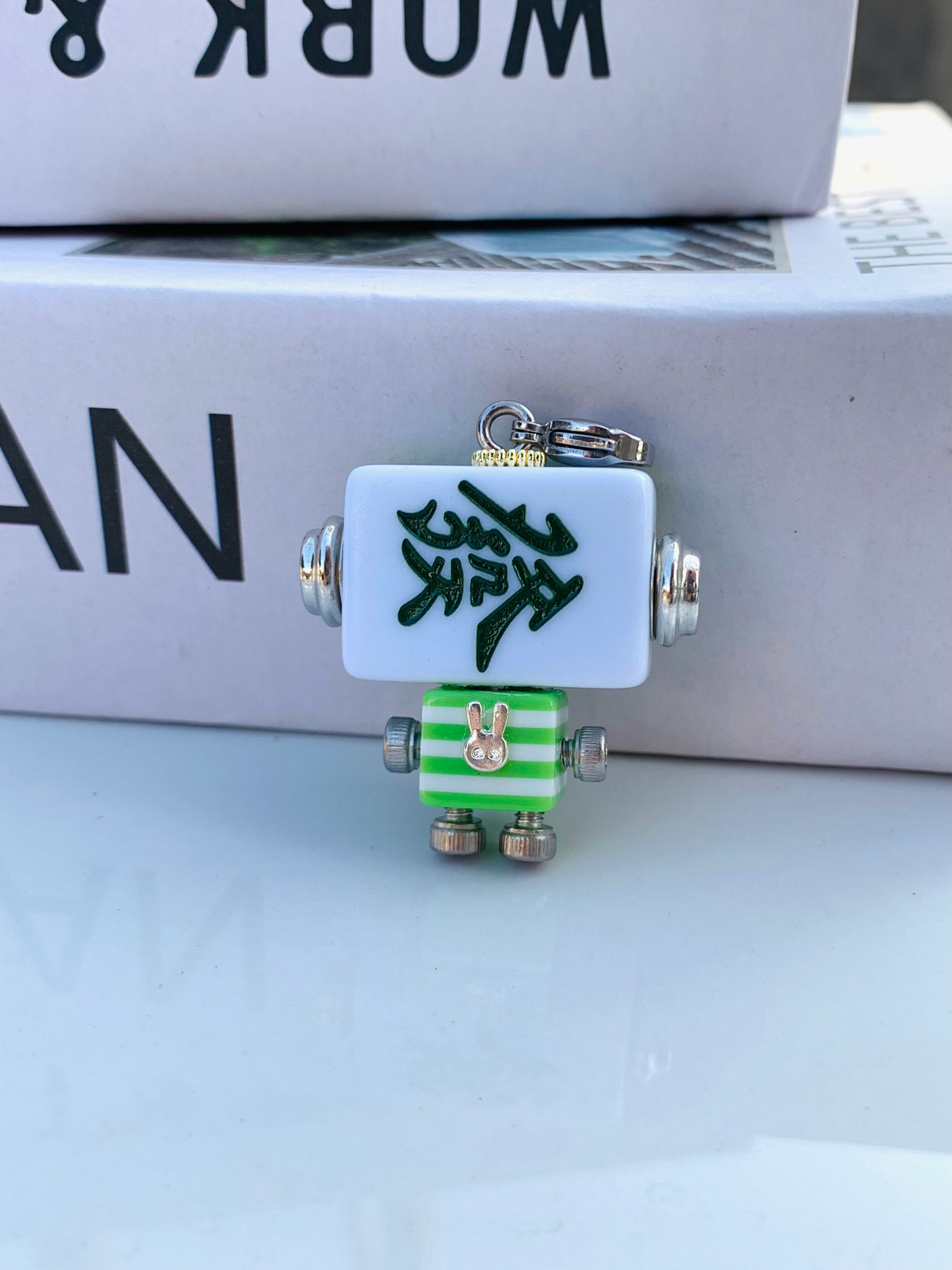 Handmade Retro Robot Pendant – Cute Collectible Robot Keychain for Gifts